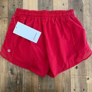 Lululemon hotty hot 4” short Red size 6 tall NWT